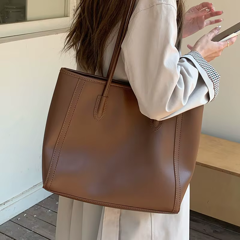 Polonia Leather Tote Bag